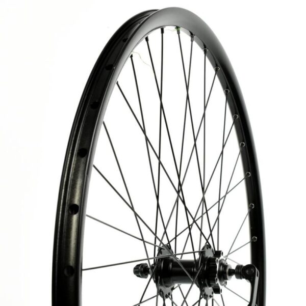 Rueda 28" 622 E DF. Freno de disco 6 tornillos rodamiento industrial